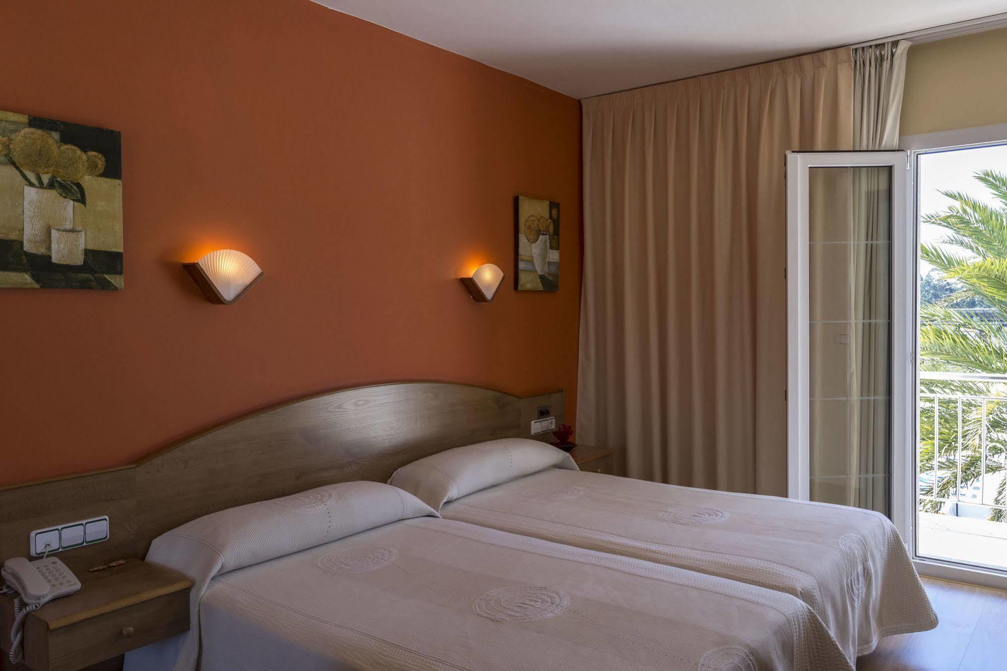 Hotel Nuevo Vichona Sanxenxo Bagian luar foto